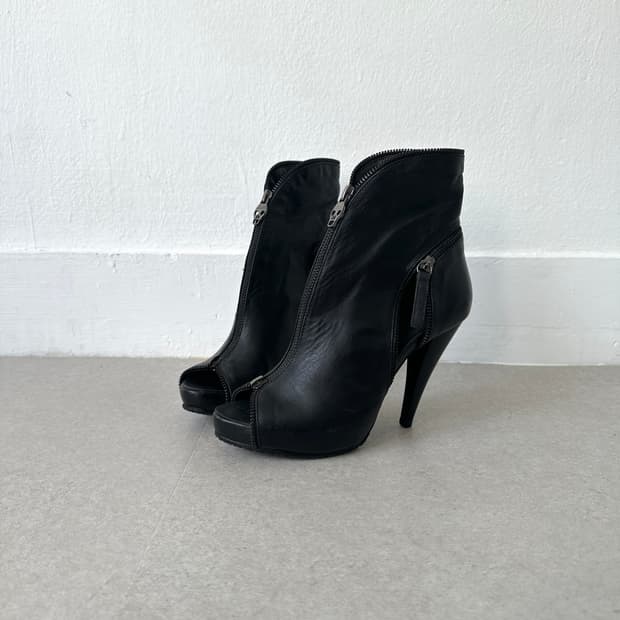 알렉산더 맥퀸 컷아웃 스컬 지퍼 레더 힐부츠