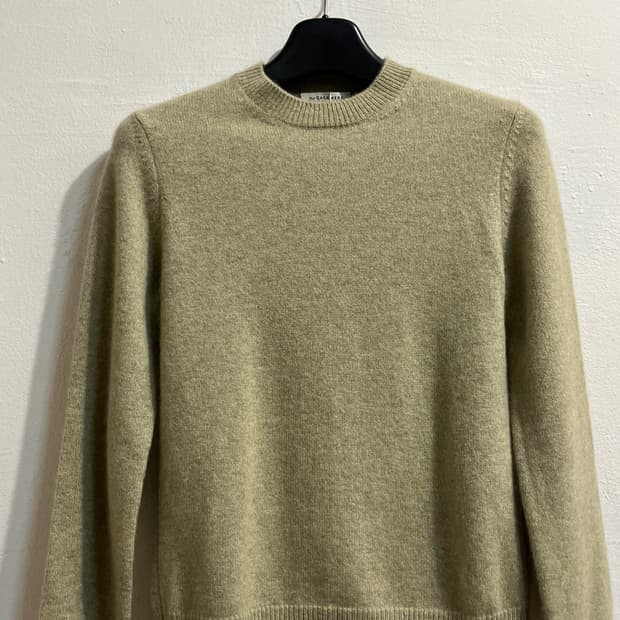 더 캐시미어 크루넥 니트