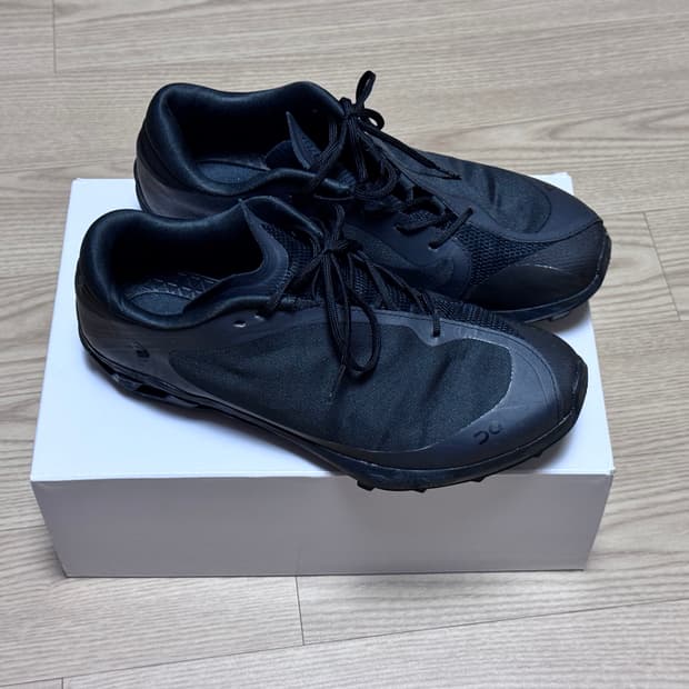 [250, 교환O] 파프 온 클라우드벤쳐 피크 올 블랙