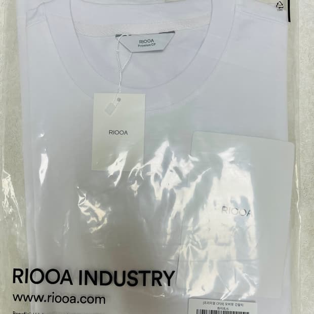 [새제품] 리우아 프리미엄 cp20 오버핏 긴팔티 화이트 s