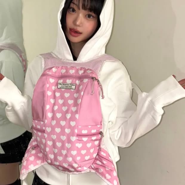 더뮤지엄비지터 하트 메쉬 마운테이닝 백팩 핑크