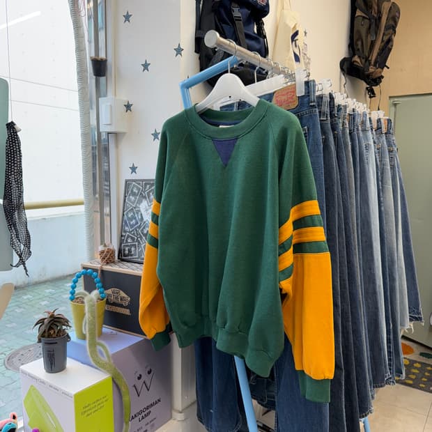 vtg active wear sweat shirts