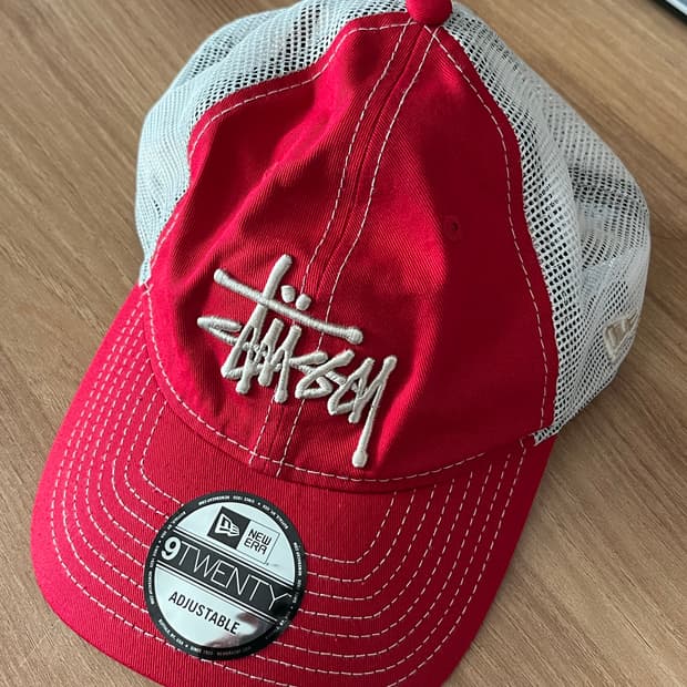 스투시 뉴에라 9Twenty 베이직 트러커 카디널