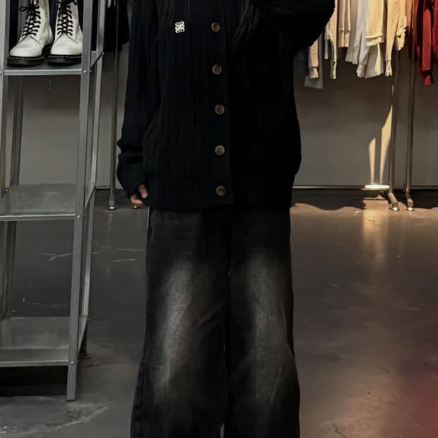 세터 오버사이즈 부클 블랙 가디건 A3763