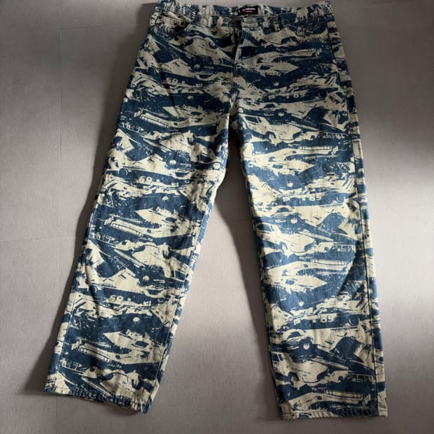 슈프림 x 히스테릭 글래머 카 배기 진 워시드 인디고 - 24FW  36