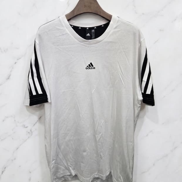 US L사이즈,크게나옴 )) adidas 아디다스 반팔티셔츠 !가운데로고