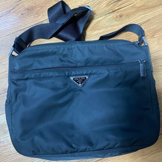 프라다 나일론 크로스백