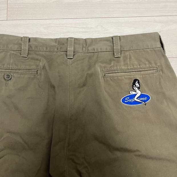 슈프림 핀업걸 치노 팬츠 올리브