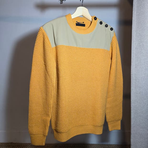 Jun hashimoto buttoned shoulder sweater