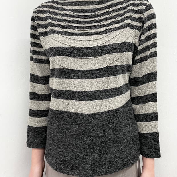 니혼진 너드 스트라이프 절개 탑