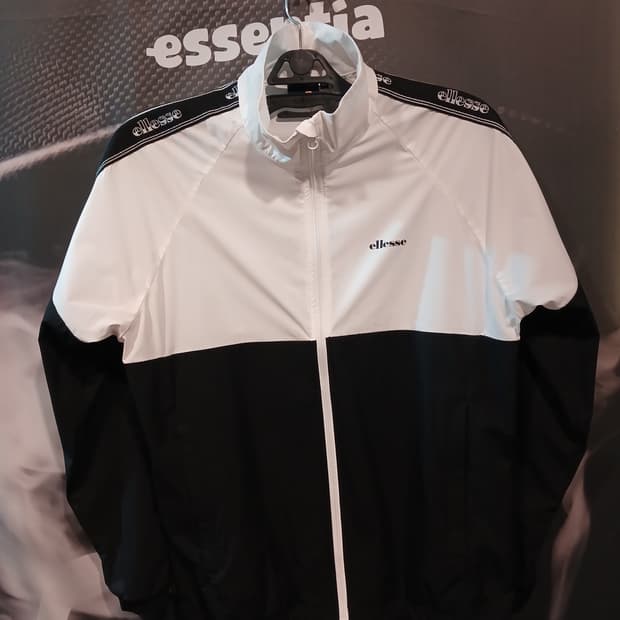 엘레쎄 패커블 바람막이