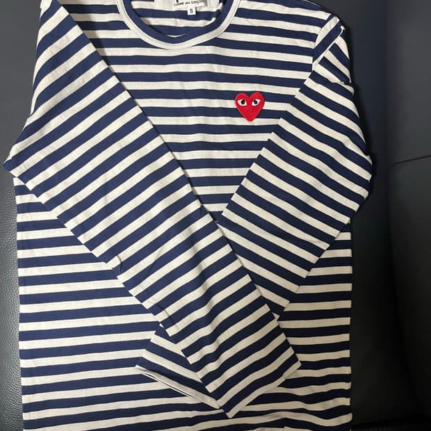 꼼데 플레이 스트라이프 롱슬리브 s