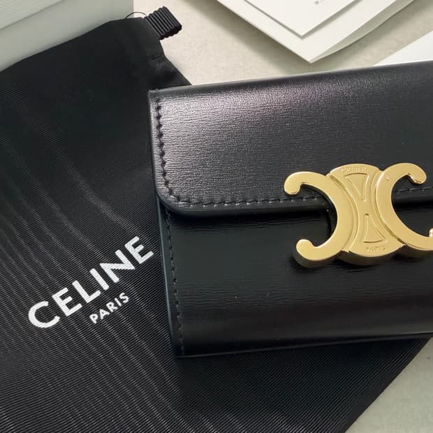 [새것]셀린느 트리옹프 동전 컴팩트 지갑