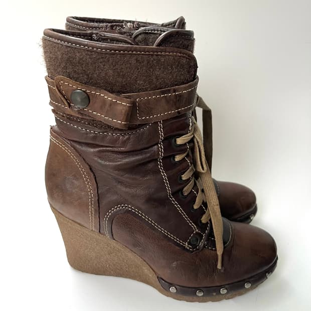 Vintage wedge boots