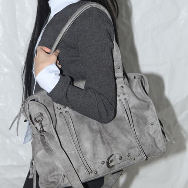팬시클럽 벨티드 워싱 레더백 그레이