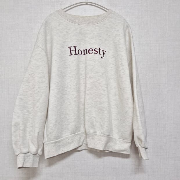 Honesty 맨투맨 티셔츠