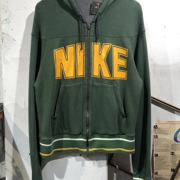 [3361] Nike green zip up hoodie
