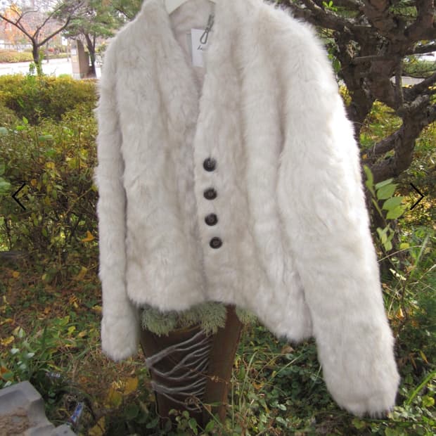 키이라 아이보리&베이지 퍼 자켓