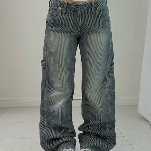 프리 게이트 스트라이프 카펜터