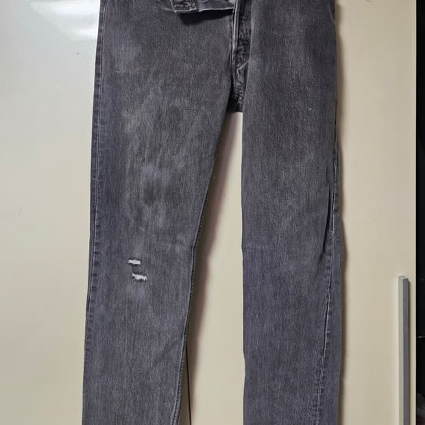 90s Levis 501 black jrans (made in usa).