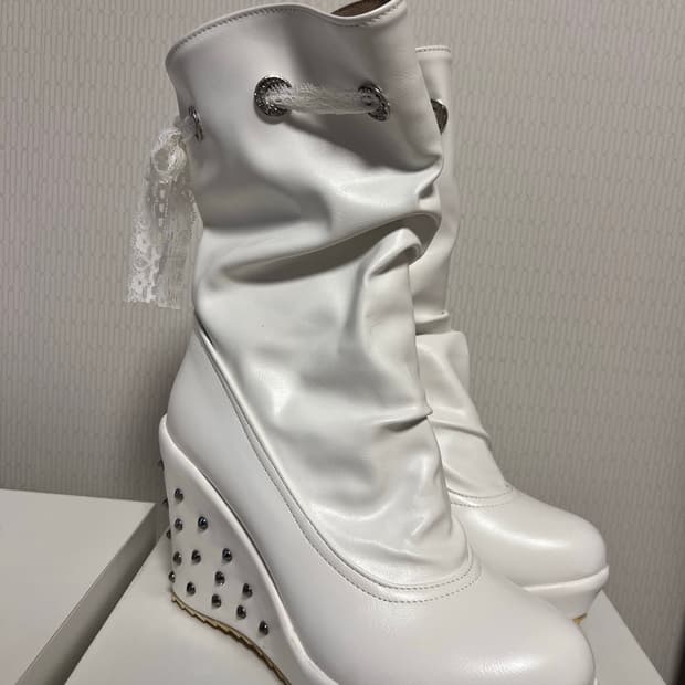 웨지힐 화이트 부츠
