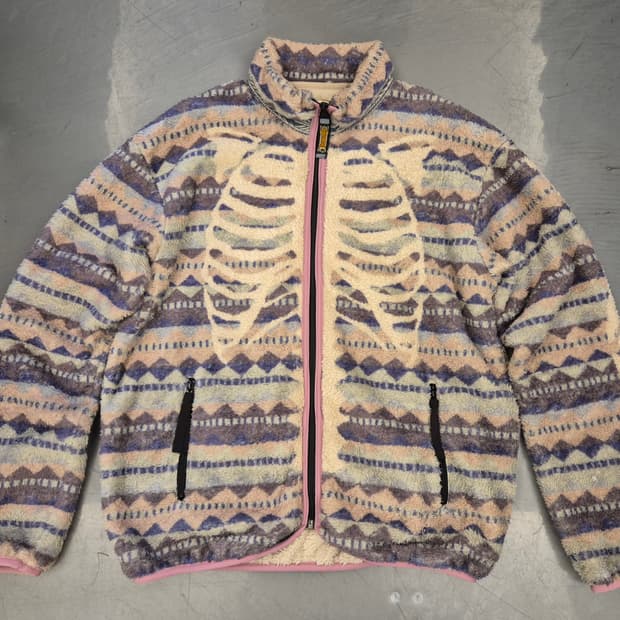 캐피탈 애슐랜드 스트라이프 본 플리스 자켓