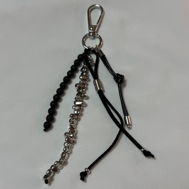handmade 블랙 실버 믹스 스트랩 키링
 해칭룸st 