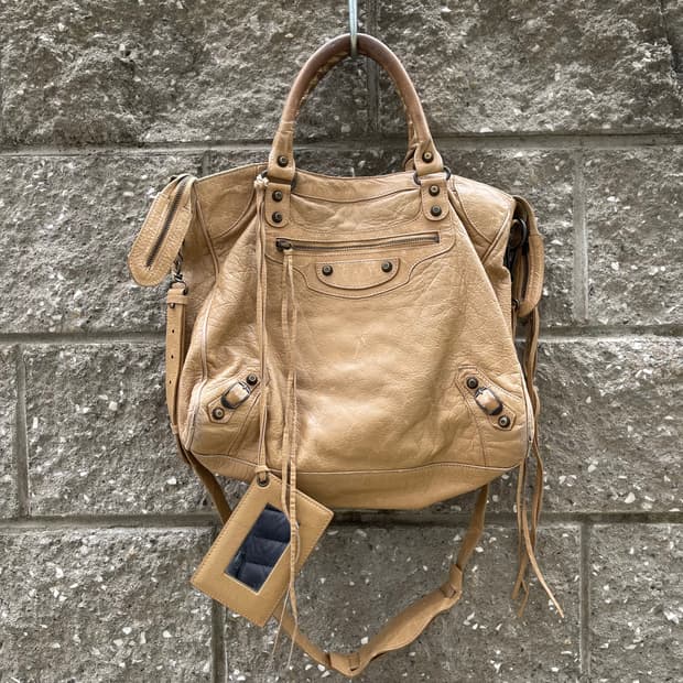 [OS] Balenciaga 레더 베이지 모터백
