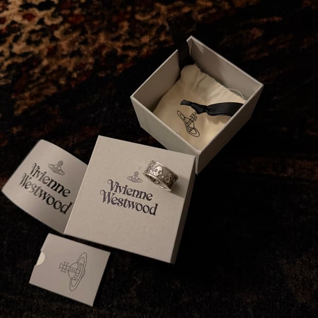 정품 비비안웨스트우드 은반지 m사이즈