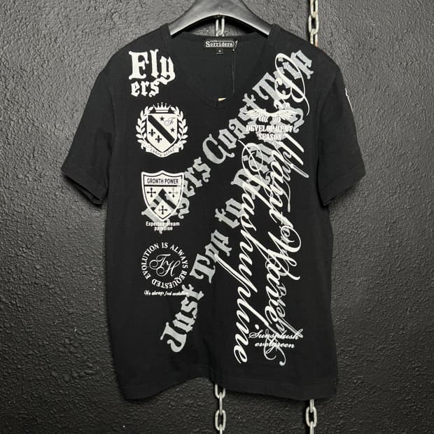 Gothic Graphic V-neck T-shirt