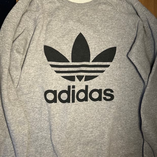 아디다스 빅로고 기모 맨투맨