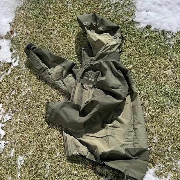 Arcteryx theta Ar deep green