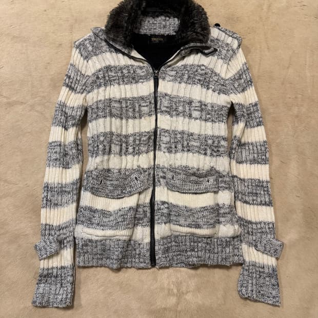 Trenza 퍼트리밍 니트집업