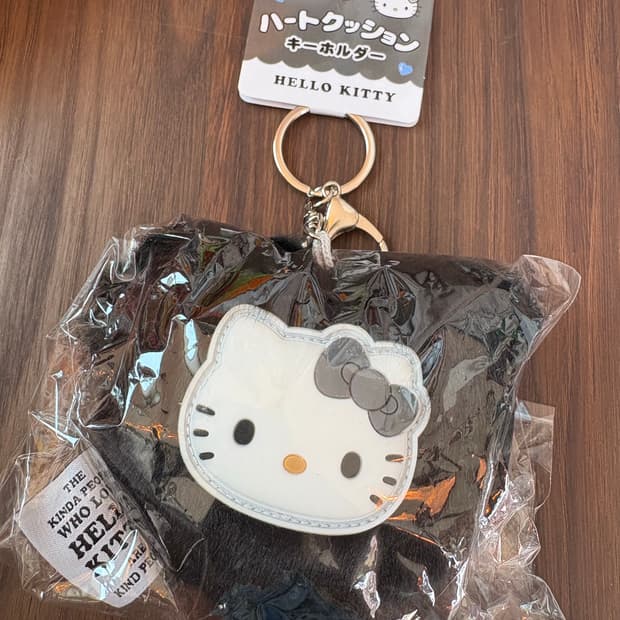 헬로키티 하트쿠션키링(블랙