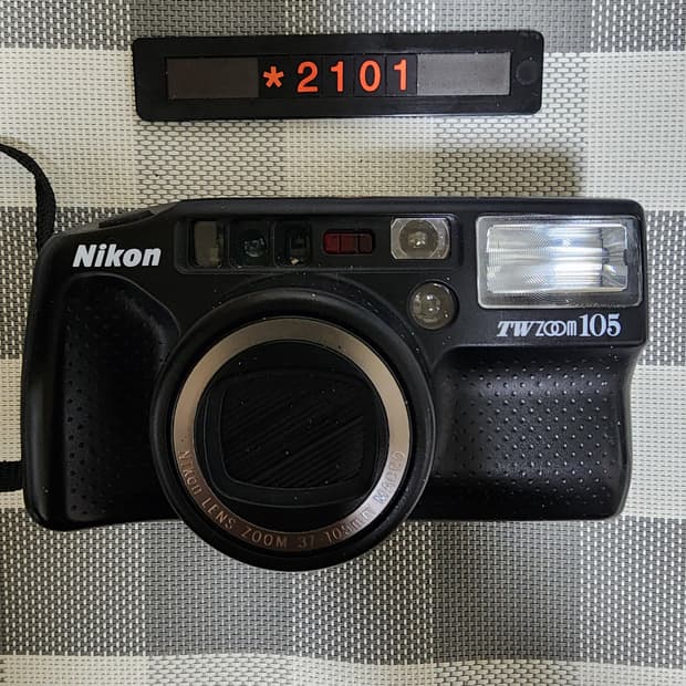 니콘 TW 줌 105 필름카메라