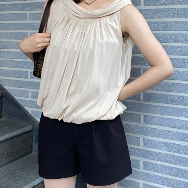 막스마라 홀터넥 슬리브리스