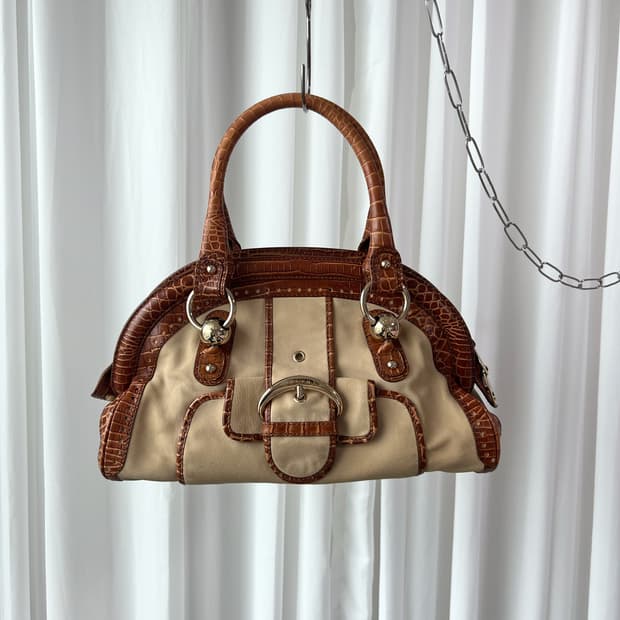 셀린느 엠보싱 숄더백