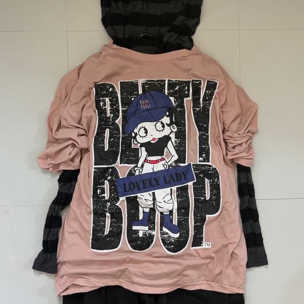 • Betty Boop T-shirt 