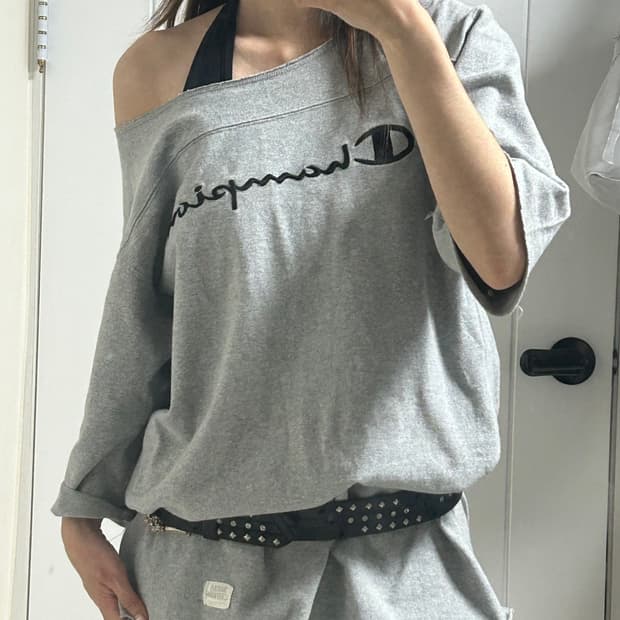 챔피온 원숄더 롱티 원피스