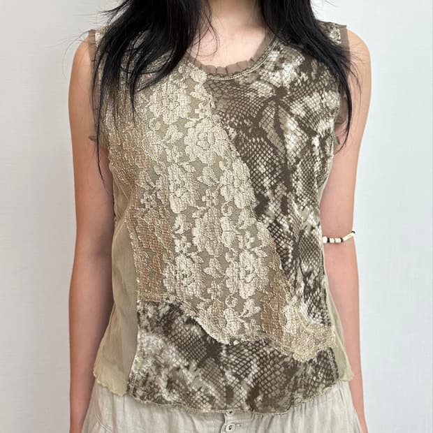 {made in italy} lace sleeveless