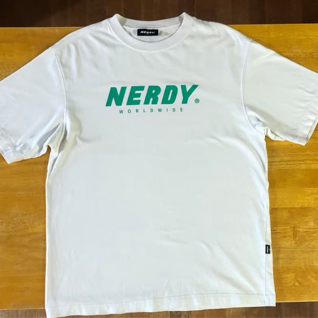 NERDY 반팔 티셔츠 화이트