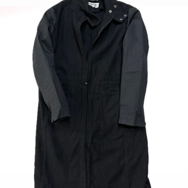 마르지엘라 배색 하이넥 코트