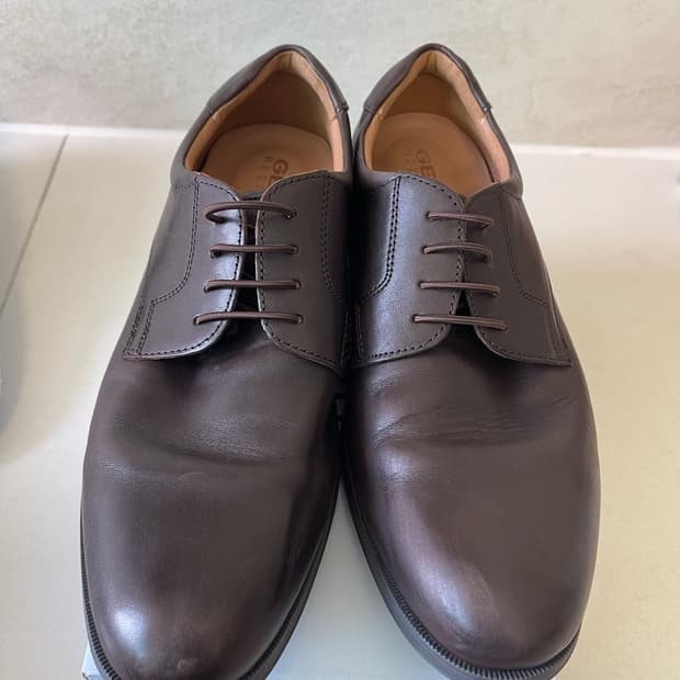 제옥스(GEOX) 힐스톤 와이드 정장화 U825DA 브라운 41(265)