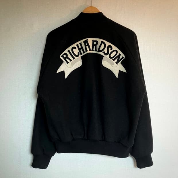 리차드슨 X 올림피아 르탱 울 바시티 삽니다