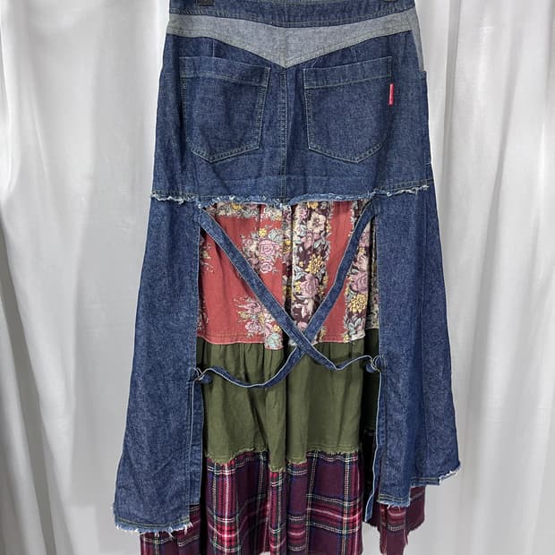BETTY`S BLUE