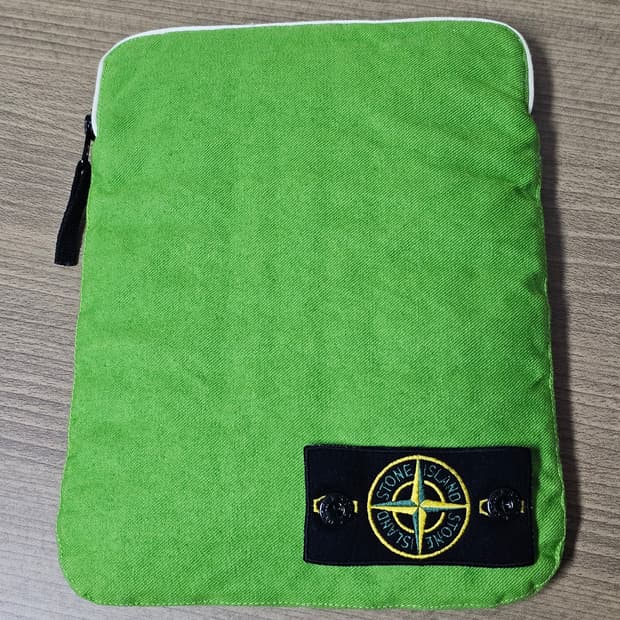 스톤아일랜드 와펜 클러치