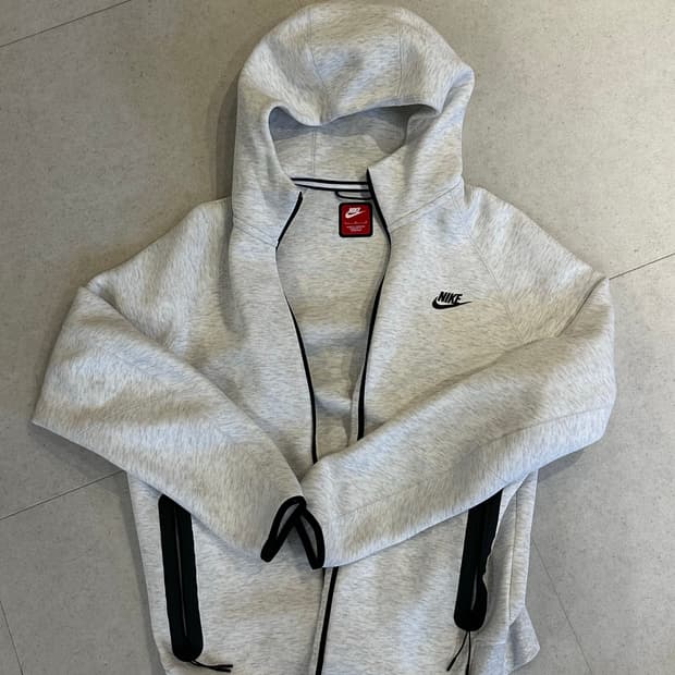 나이키 테크 플리스 화이트