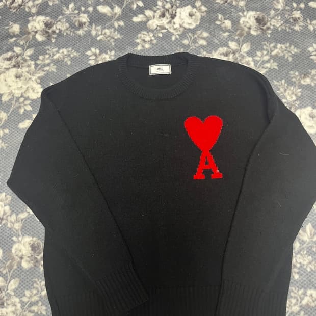 아미 블랙 빅 하트 로고 니트(L사이즈)
