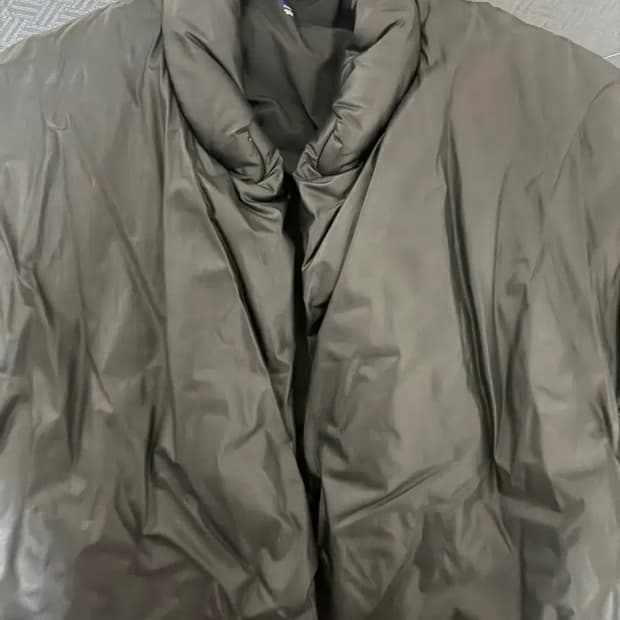 이지 갭 라운드 패딩 팝니다 블랙 xl