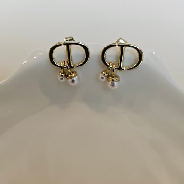 디올 업사이클링 드롭진주 골드 귀걸이